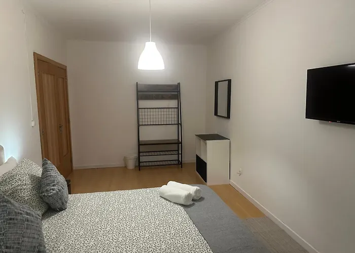 Casa de hóspedes Penha - *